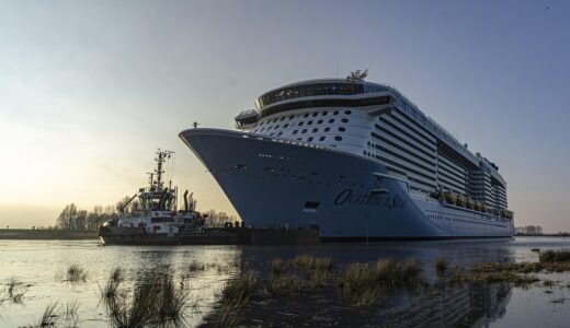 ems, ship, meyer, papenburg, shipyard, meyer werft, shipping, passenger ship, cruise ship, tractor, crossing