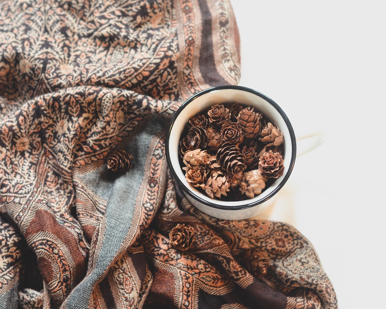 pinecone, autumn, nature, brown, texture, pattern, fabric, seasonal, mood, cozy