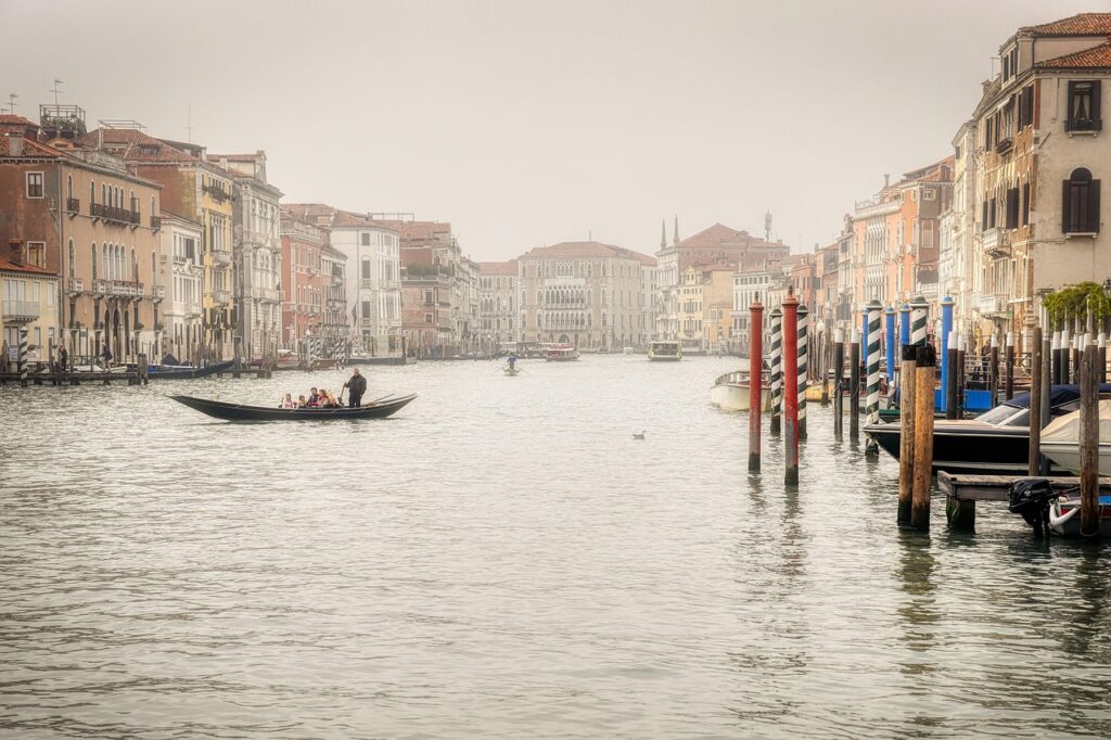 venice, italy, island, historic center, heritage site, architecture, november, channel, water, gondola, shipping, gondolier, nature, tourists, romantic, boats
